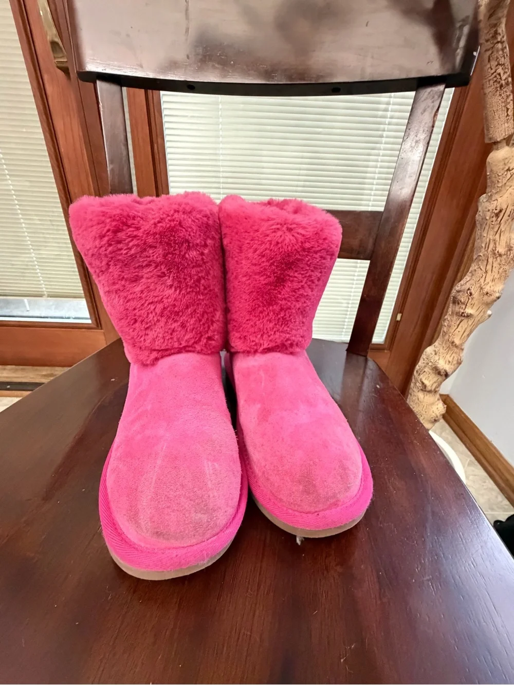 Koolaburra by UGG Pink Faux Fur Boots girls size 2